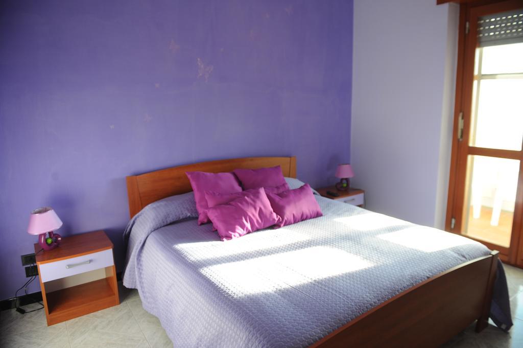 B&B Viale Delle Colline Σαλέρνο Δωμάτιο φωτογραφία